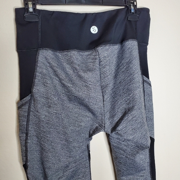 Torrid Active Black & Gray Color Block Space Dye High Rise Mesh Tight Leggings - Picture 9 of 12